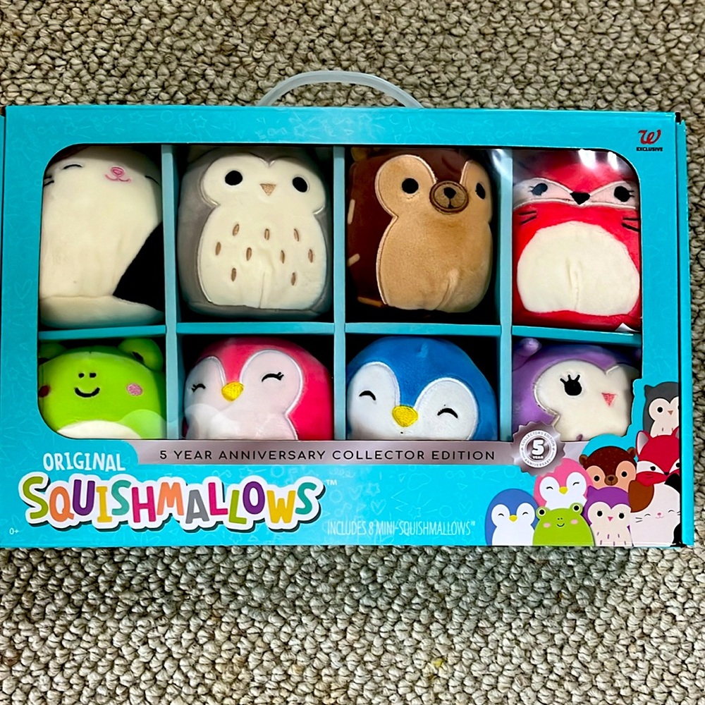 Squishmallow 5 year anniversary collectors box